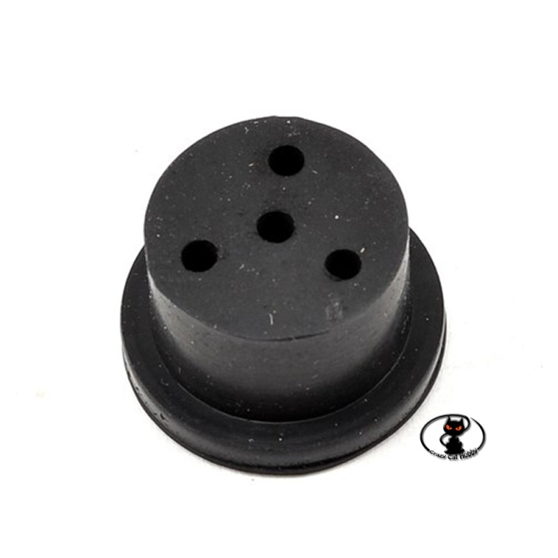 Universal cap for tanks